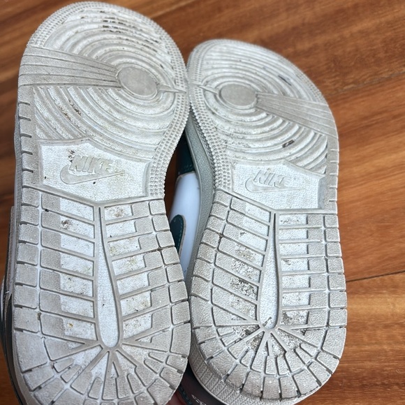 Green and white Air Jordans - Picture 8 of 9